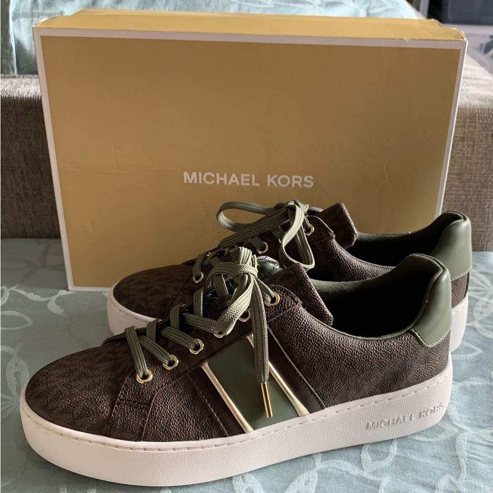 Michael Kors Signature Lace-up Sneaker